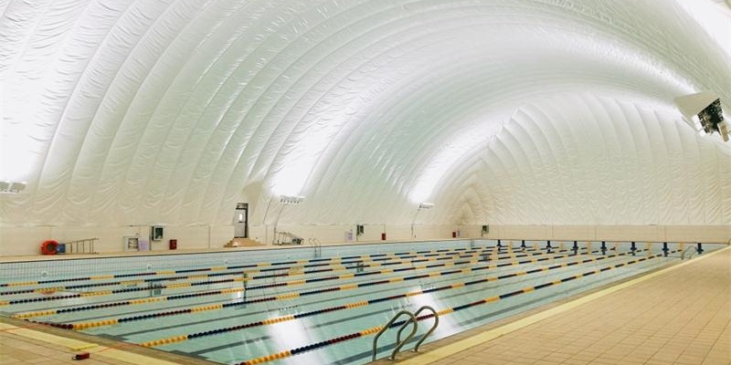 气膜建筑让游泳池从露天变成封闭，从季节性变成四季可运行