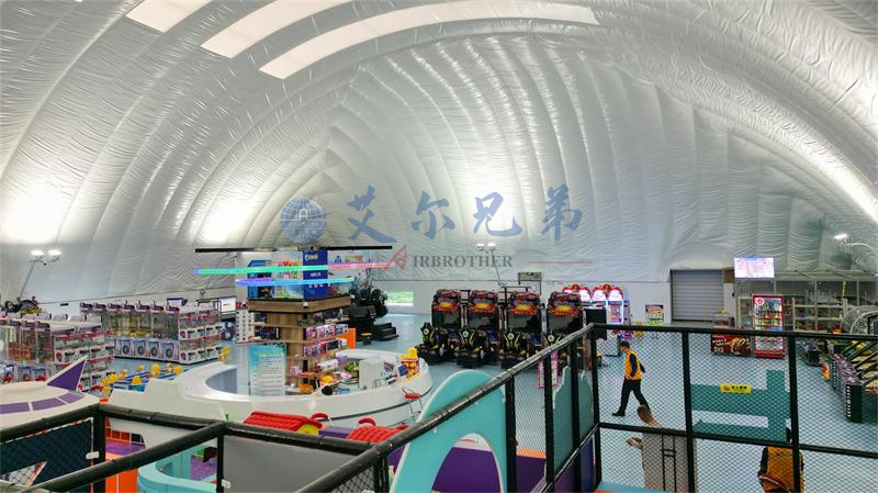 气膜游乐场内部